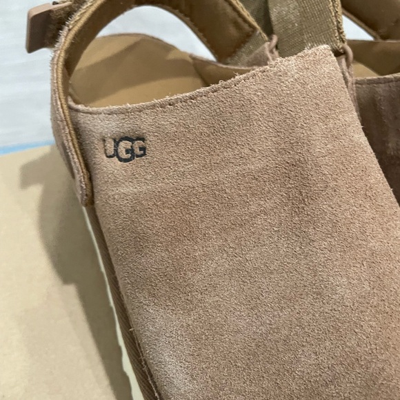 UGG Goldenstar Tan Clog - Picture 3 of 6